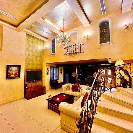 Queens Suite Hotel Beyrut Dış mekan fotoğraf