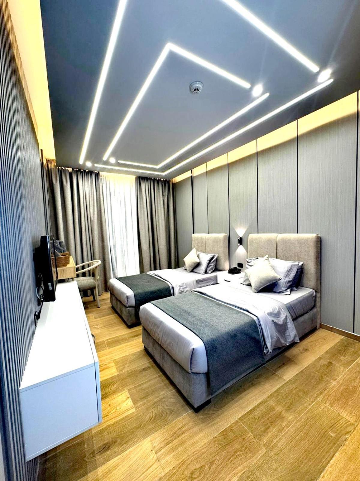 Queens Suite Hotel Beyrut Dış mekan fotoğraf